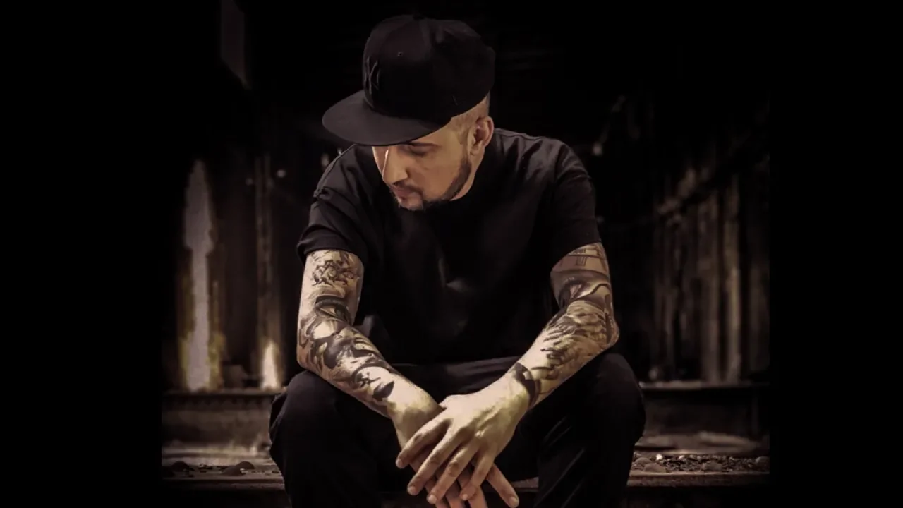 F Charm feat. Aris - Sunt Om (Original Radio Edit)