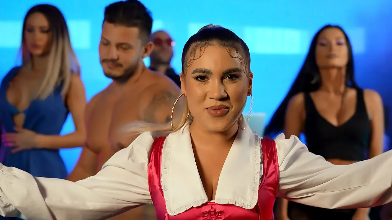 Simina Stanciu - Nebune Sunt Fetele (Originala 2021)