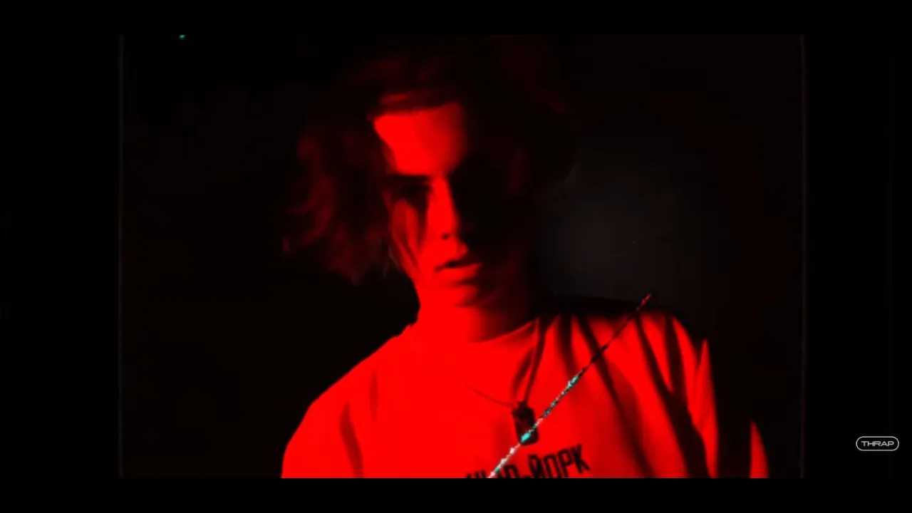 thrvpboy - Prieteni Cu Beneficii (Original Radio Edit)