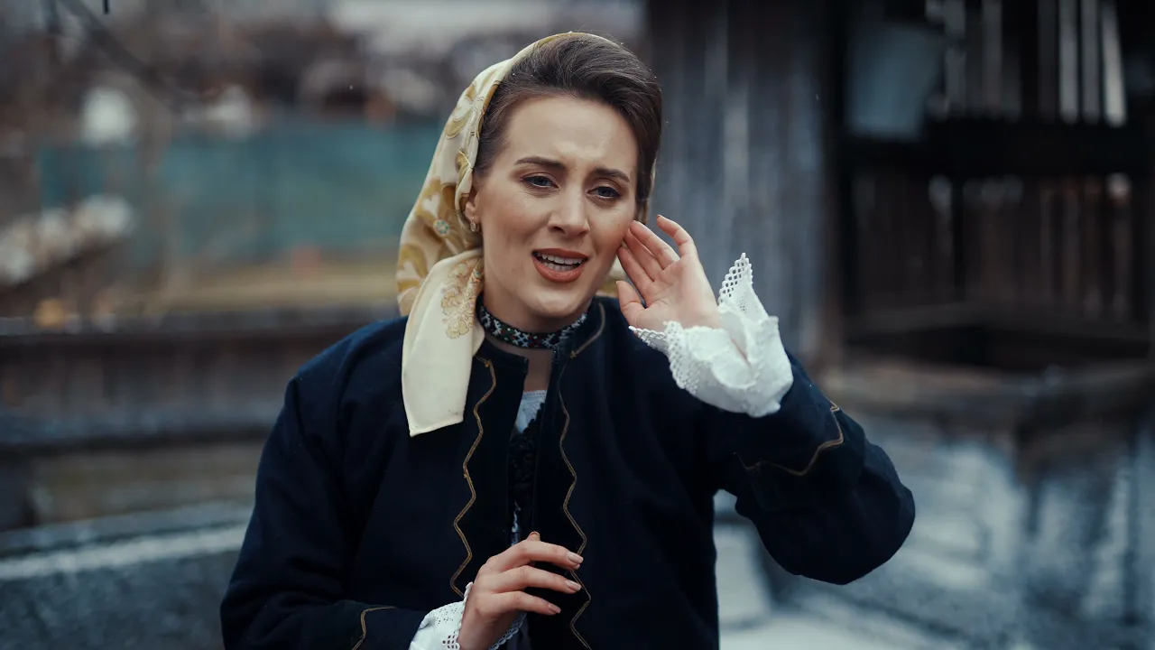 Oana Font - Multi coconi mananca-n gand (Colind 2021)