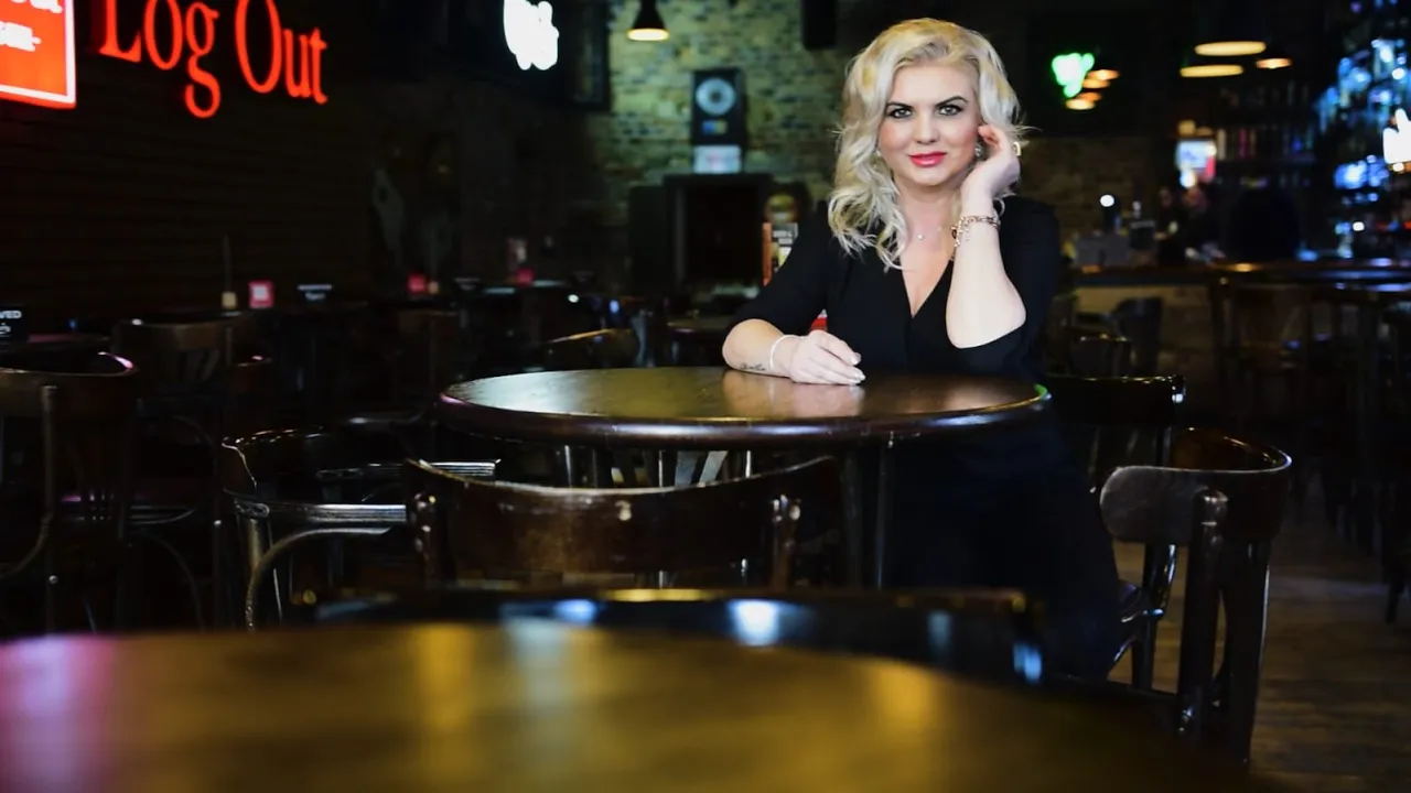 ALEXANDRA CICIOC - IUBESTE-MA