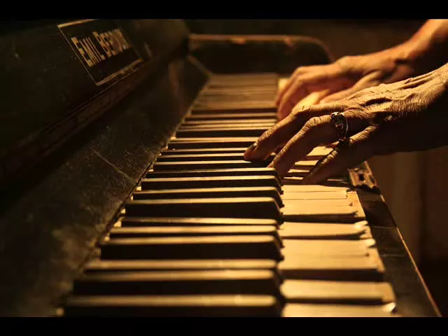 Sergiu Chirila - Un Milion De Fiori (Original Radio Edit)