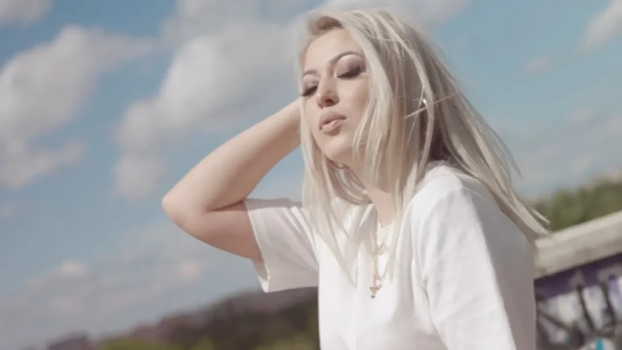 LAURA - Gata STOP (Originala 2019)