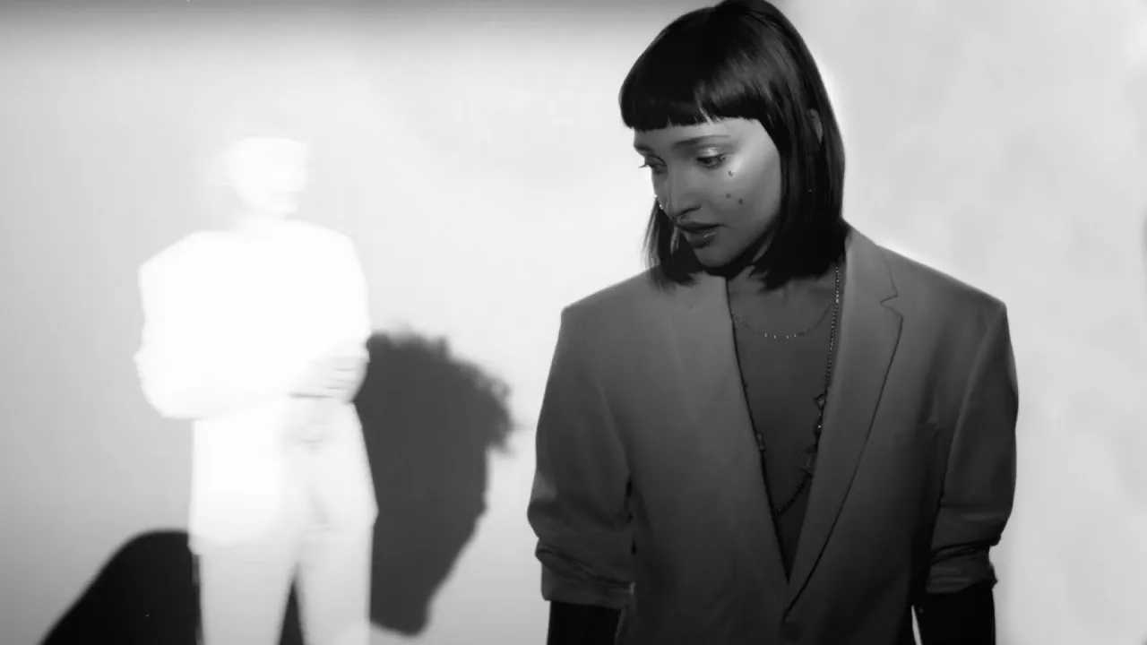 Prima Dragoste x Amedeo - Fosta (Original Radio Edit)