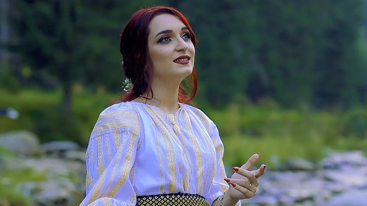 Codruta Dobre - Cat pe Pamant Omul Traieste (Originala 2018)