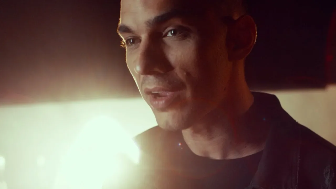 Vescan Feat. Mira - Ce-o Fi... O Fi (Original Radio Edit)